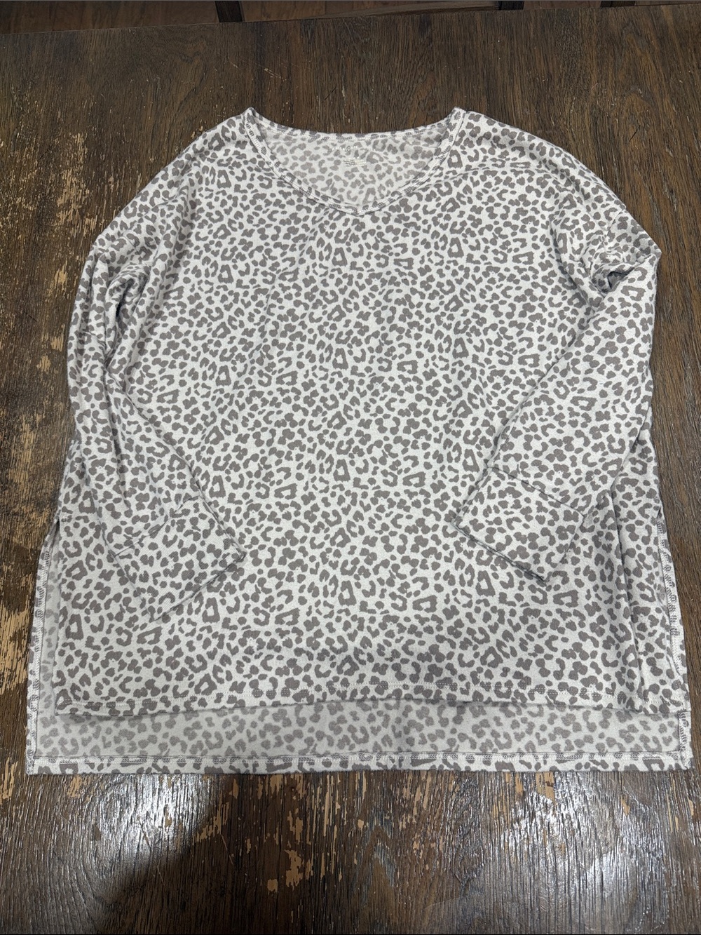 American Eagle Outfitters Leopard V-Neck Sweatshirt